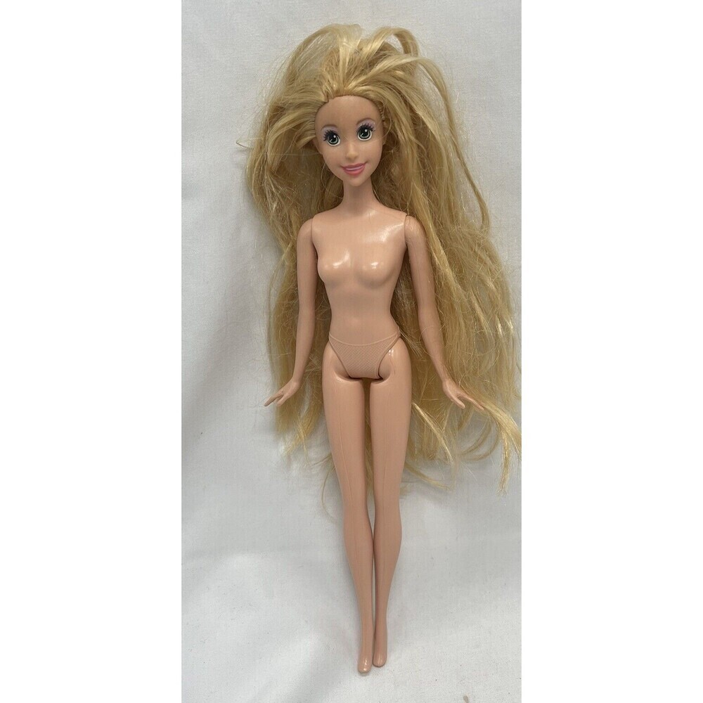 2009 Mattel Princess Barbie Fashionistas Blonde Doll Rapunzel